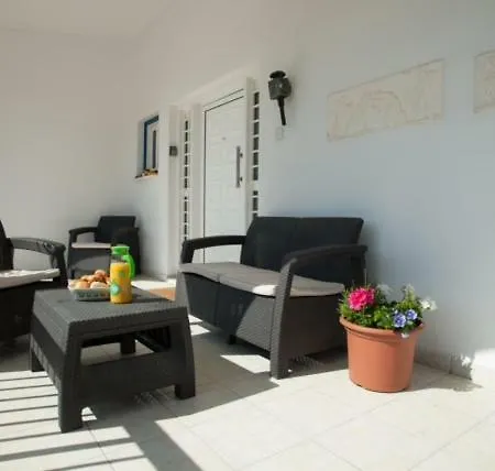 Amalia Villa Coral Bay